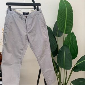 💎 2 for $40 / Abercrombie & Fitch - mens gray chino pants